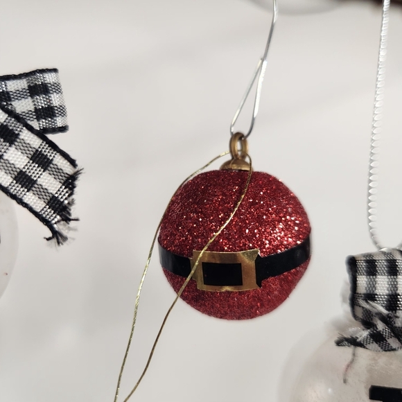 SANTA BELTS PEACE JOY AND HOLLY CHRISTMAS ORNAMENTS - Picture 3 of 9